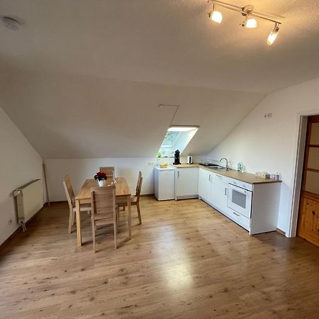 Eisingen  Ferienwohnung An Der Romantischen Strasse Direkt A3 Und A81 מראה חיצוני תמונה