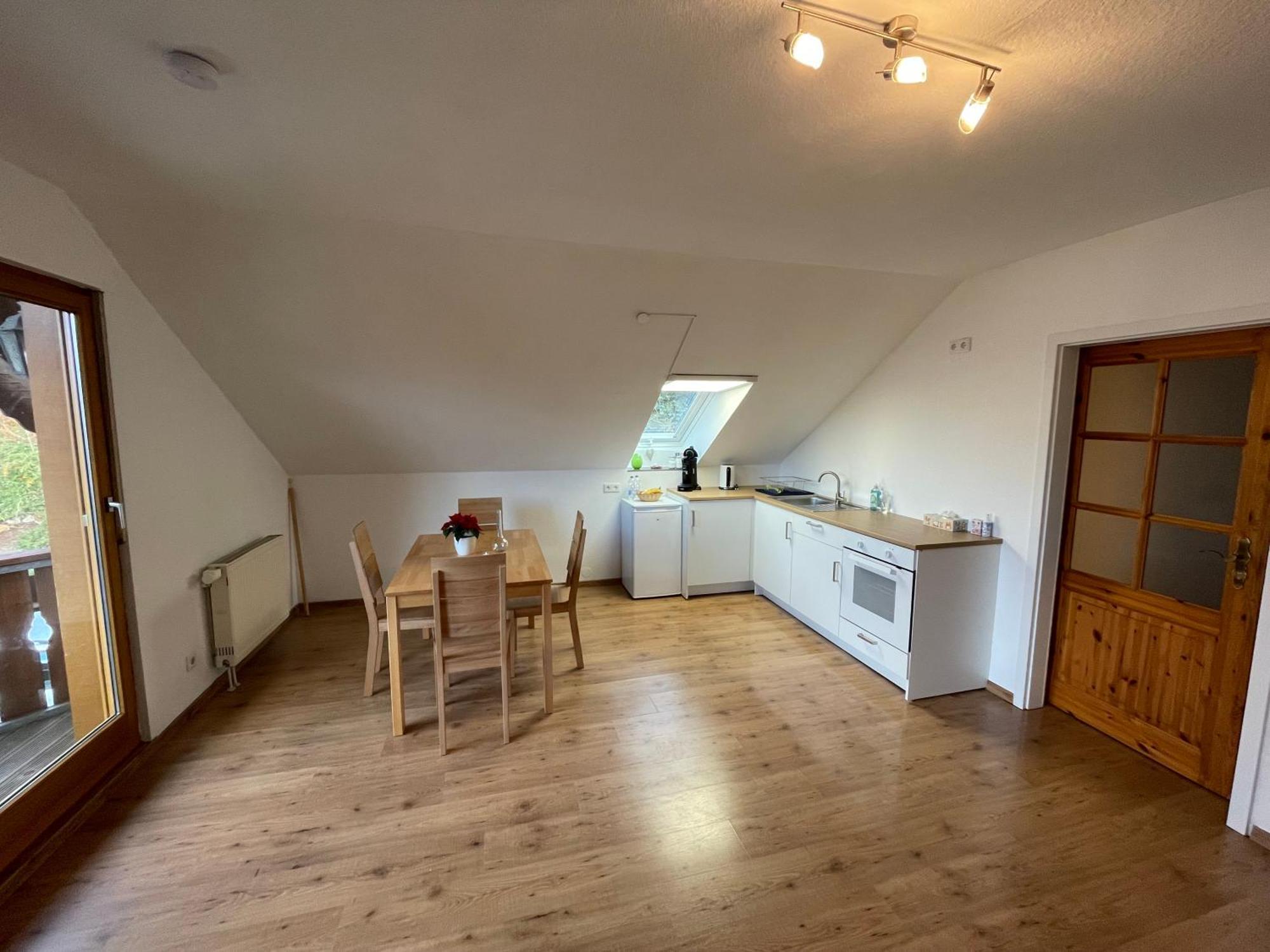 Eisingen  Ferienwohnung An Der Romantischen Strasse Direkt A3 Und A81 מראה חיצוני תמונה