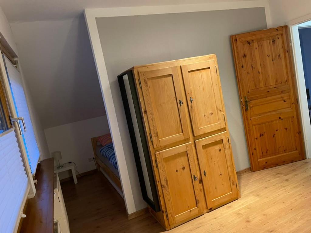 Eisingen  Ferienwohnung An Der Romantischen Strasse Direkt A3 Und A81 מראה חיצוני תמונה